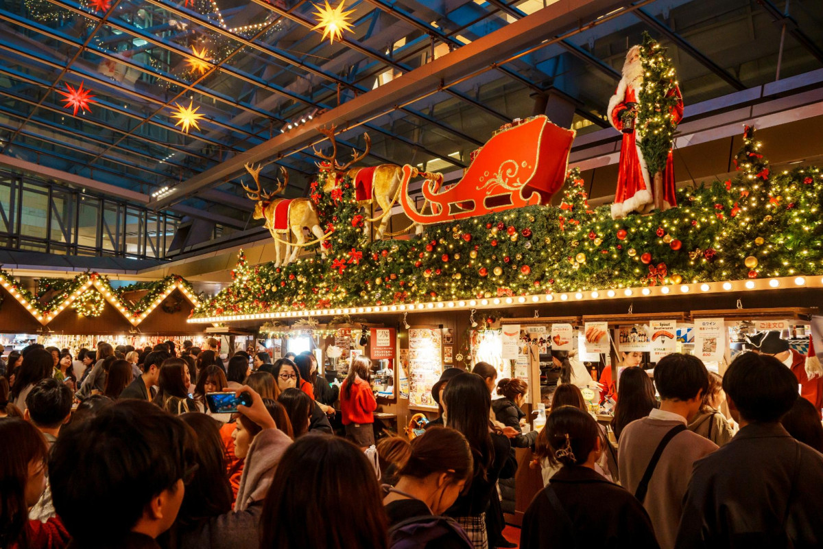 Creative Displays Highlights Modern Exterior Décor with New Lighting Solutions