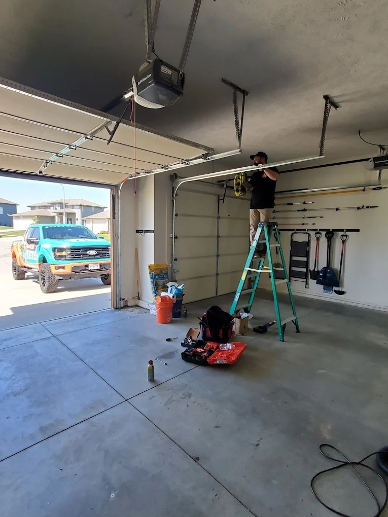 Elkhorn Garage Door Installer Maintains IDEA Industry Certification
