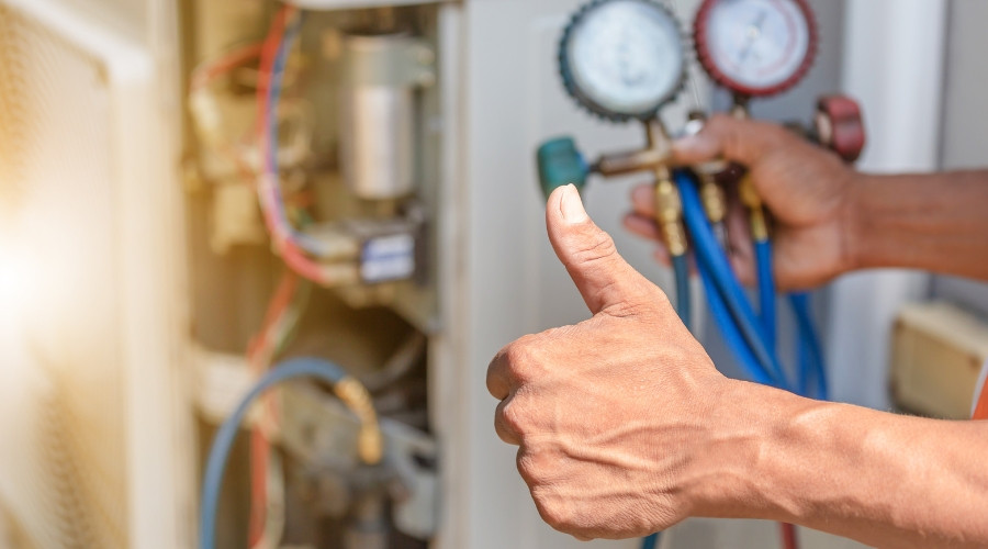 Warning Signs of a Refrigerant Leak in an AC System